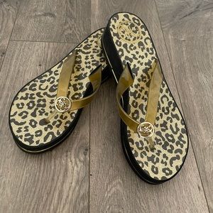 Guess Beach flip flops new size 81/2